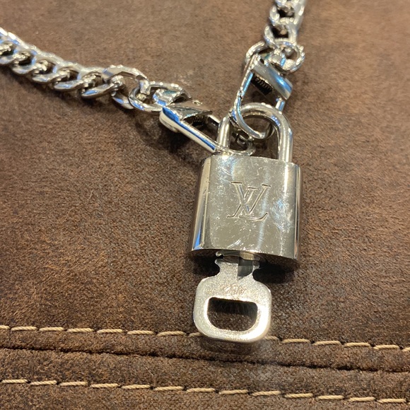 Louis Vuitton Lock and Key Unbraided Silver 16” Chain Necklace (452) - Picture 2 of 5